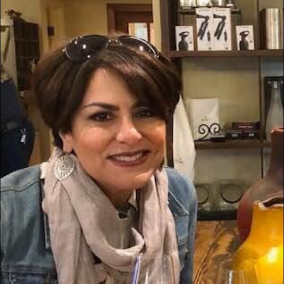 Meet your Posher, Gina - Picture 1 of 1